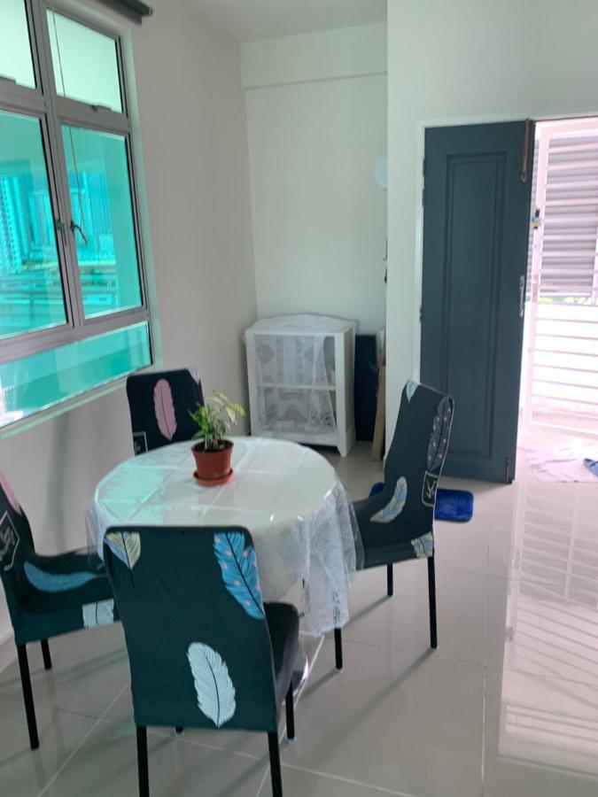 Апартаменты Tr Penang House For Large Family Getaways Байан-Лепас Экстерьер фото